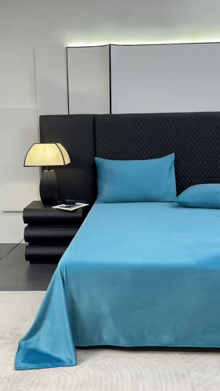 91家纺网 家纺一手货源 找家纺 馨乐家纺 2025新款简约时尚纯色水晶绒床单 深蓝