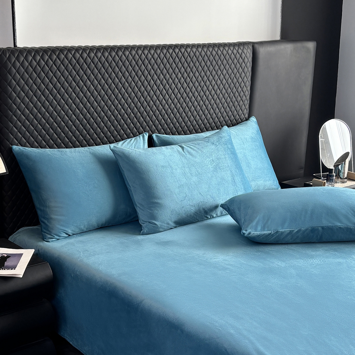 91家纺网 家纺一手货源 找家纺 馨乐家纺 2025新款简约时尚纯色水晶绒床单 深蓝