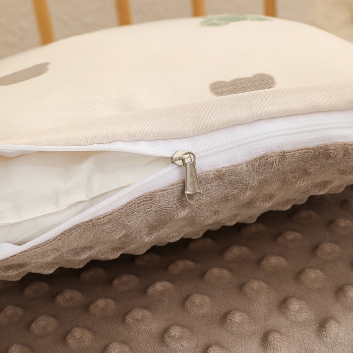 91家纺网 家纺一手货源 找家纺 织布人 2025新款枕芯A类全棉卡通豆豆枕双面可用儿童学生枕套+枕芯可拆洗 A类萌迪奶咖