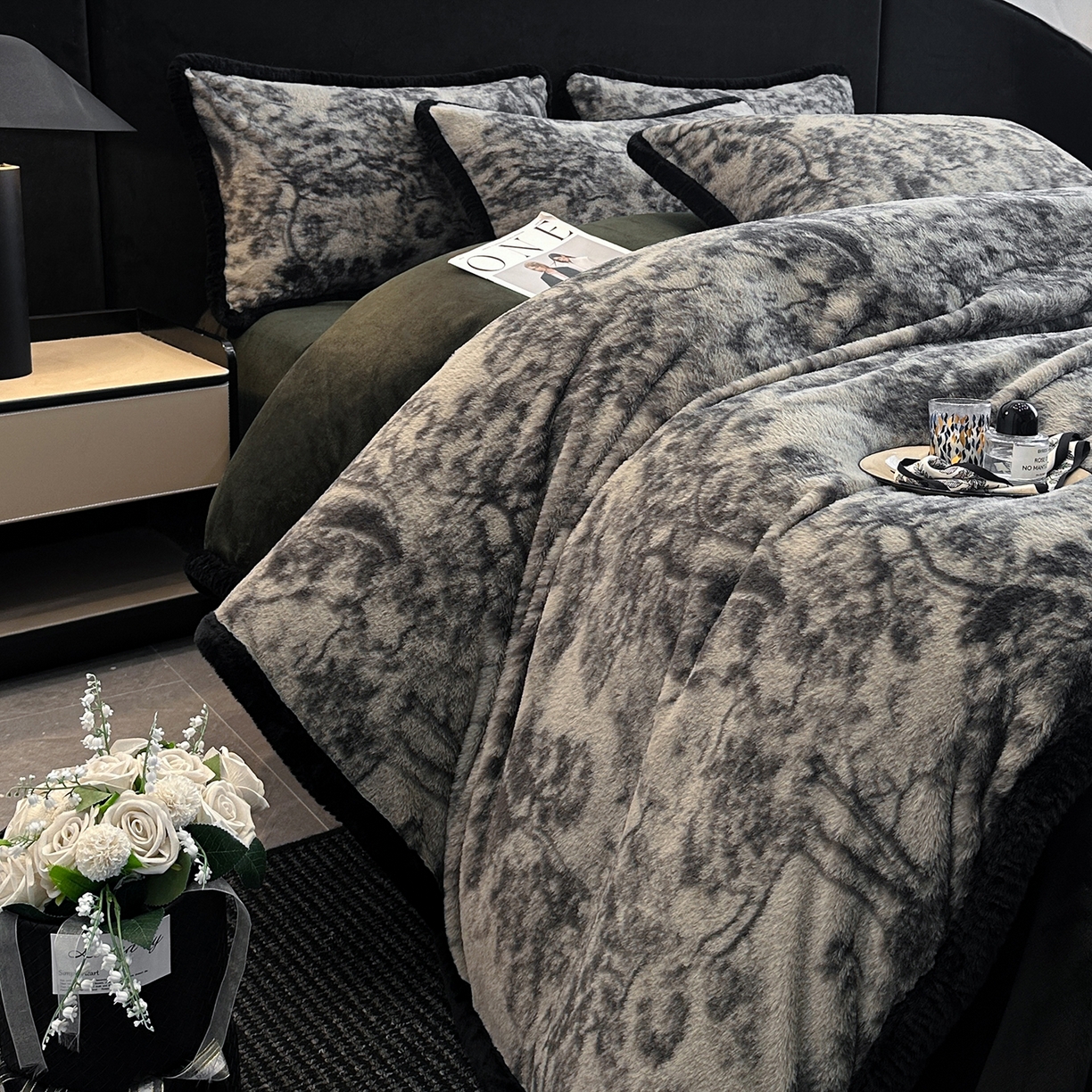 91家纺网 家纺一手货源 找家纺 畅畅家纺 2025新款高克重新款冬季加厚兔毛绒包边款床单床笠四件套 林影