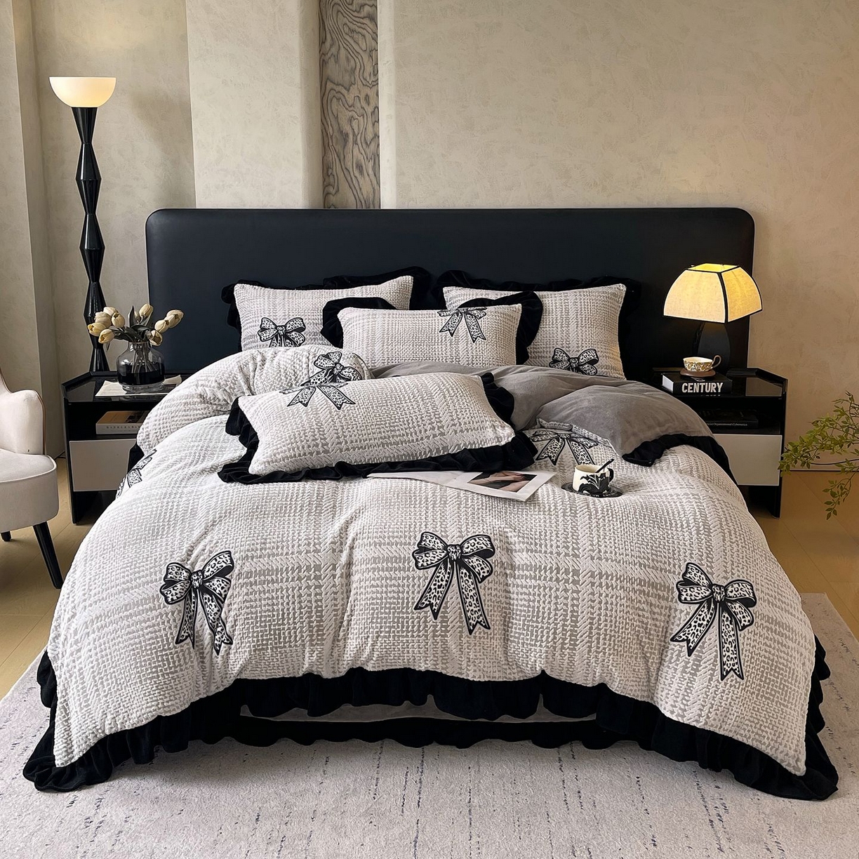 91家纺网 家纺一手货源 找家纺 （总）雅高家居 2025新款秋冬琥珀系复古赫本法式高克重加厚韩版牛奶绒珊瑚绒四件套全消光立体浮雕数码印花ins风提花保暖宝宝绒四件套