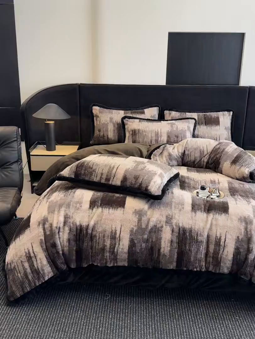 91家纺网 家纺一手货源 找家纺 畅畅家纺 2025新款高克重新款冬季加厚兔毛绒包边款床单床笠四件套 灵感