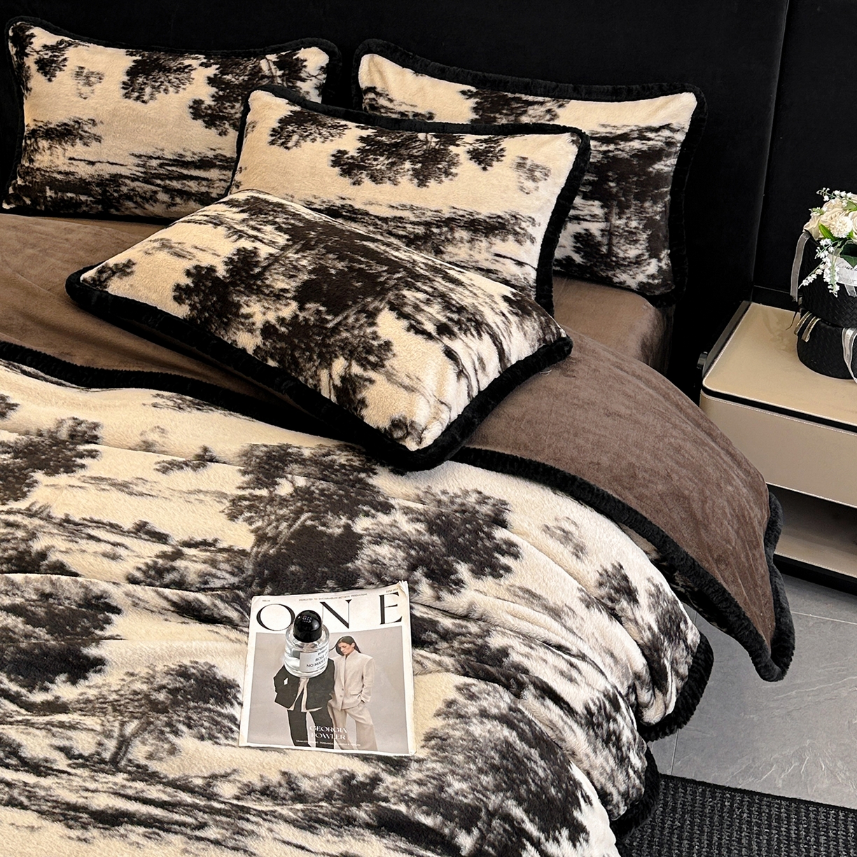 91家纺网 家纺一手货源 找家纺 畅畅家纺 2025新款高克重新款冬季加厚兔毛绒包边款床单床笠四件套 墨韵