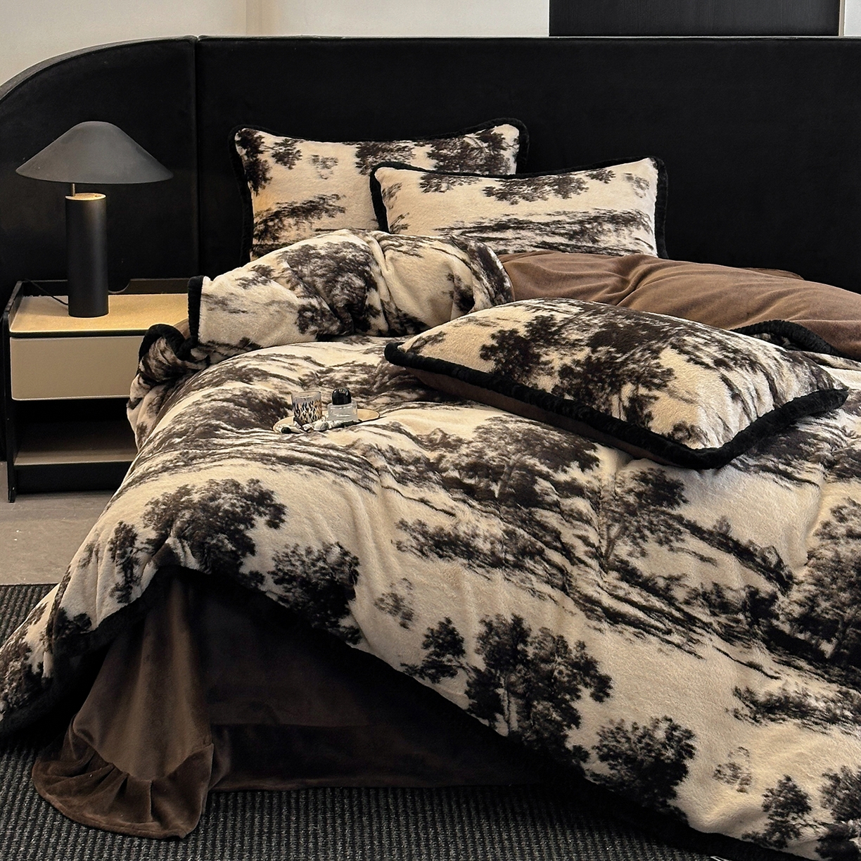 91家纺网 家纺一手货源 找家纺 畅畅家纺 2025新款高克重新款冬季加厚兔毛绒包边款床单床笠四件套 墨韵
