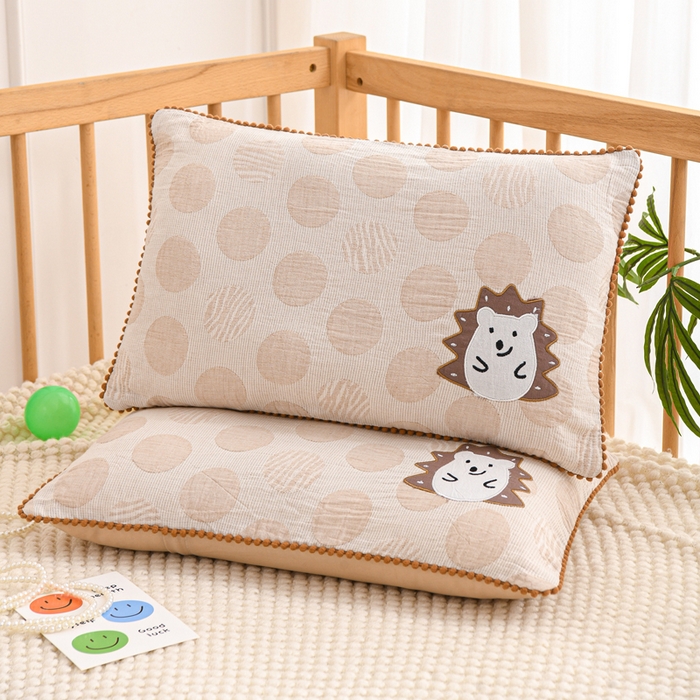 91家纺网 家纺一手货源 找家纺 织布人 2025新款枕芯A类全棉卡通儿童枕幼儿园午睡枕学生宿舍专用枕头-小刺猬 A类卡通小刺猬-咖色