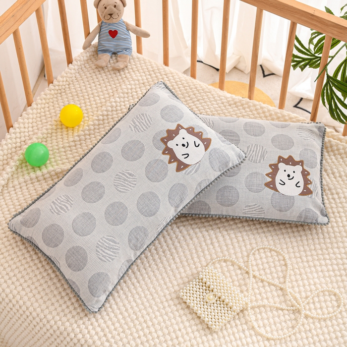 91家纺网 家纺一手货源 找家纺 织布人 2025新款枕芯A类全棉卡通儿童枕幼儿园午睡枕学生宿舍专用枕头-小刺猬 A类卡通小刺猬-灰色