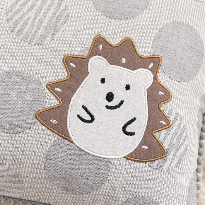 91家纺网 家纺一手货源 找家纺 织布人 2025新款枕芯A类全棉卡通儿童枕幼儿园午睡枕学生宿舍专用枕头-小刺猬 A类卡通小刺猬-灰色