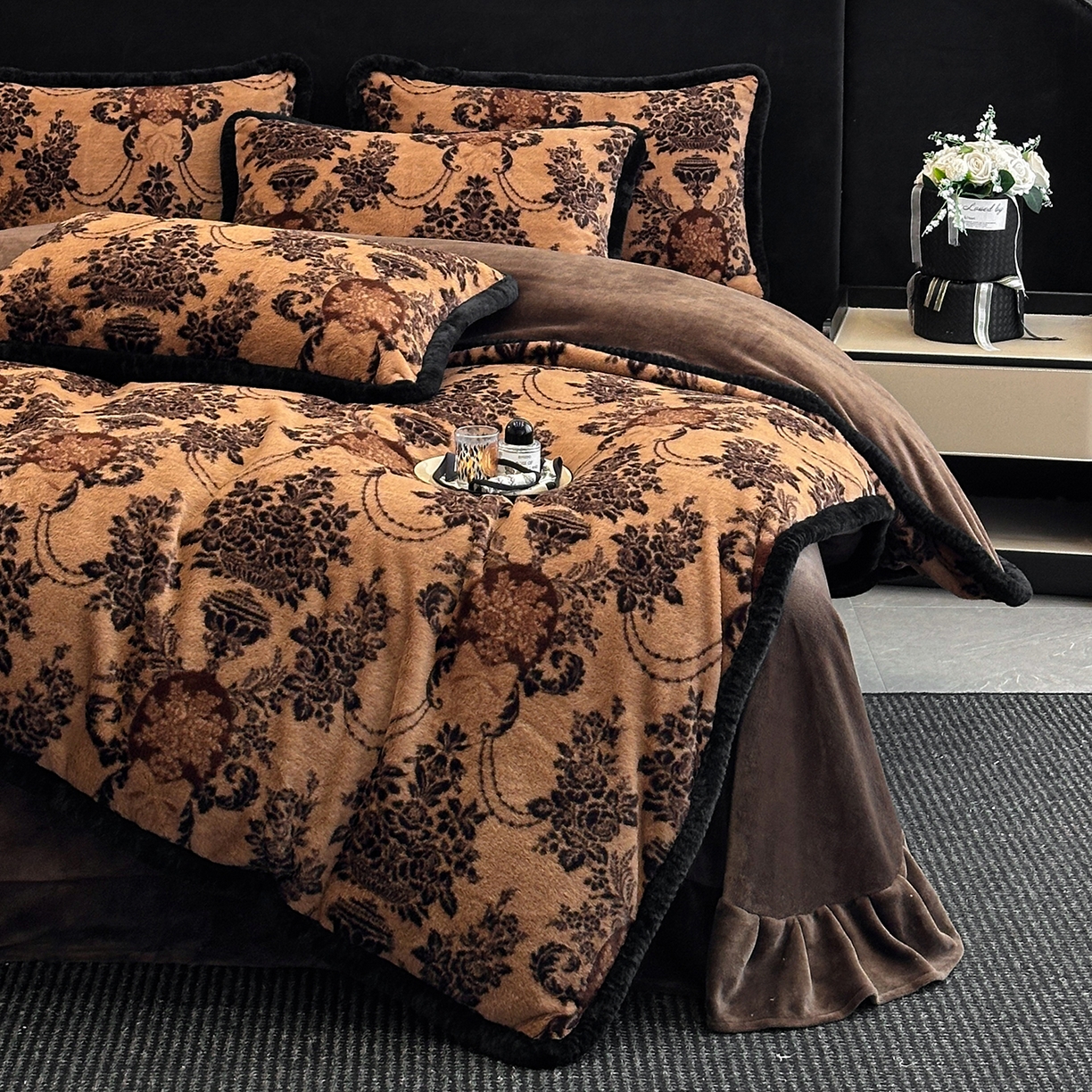 91家纺网 家纺一手货源 找家纺 畅畅家纺 2025新款高克重新款冬季加厚兔毛绒包边款床单床笠四件套 欧式花