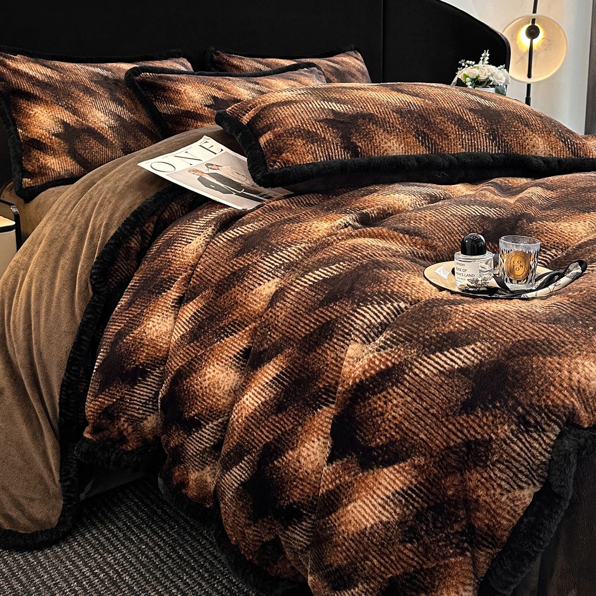 91家纺网 家纺一手货源 找家纺 畅畅家纺 2025新款高克重新款冬季加厚兔毛绒包边款床单床笠四件套 千鸟格