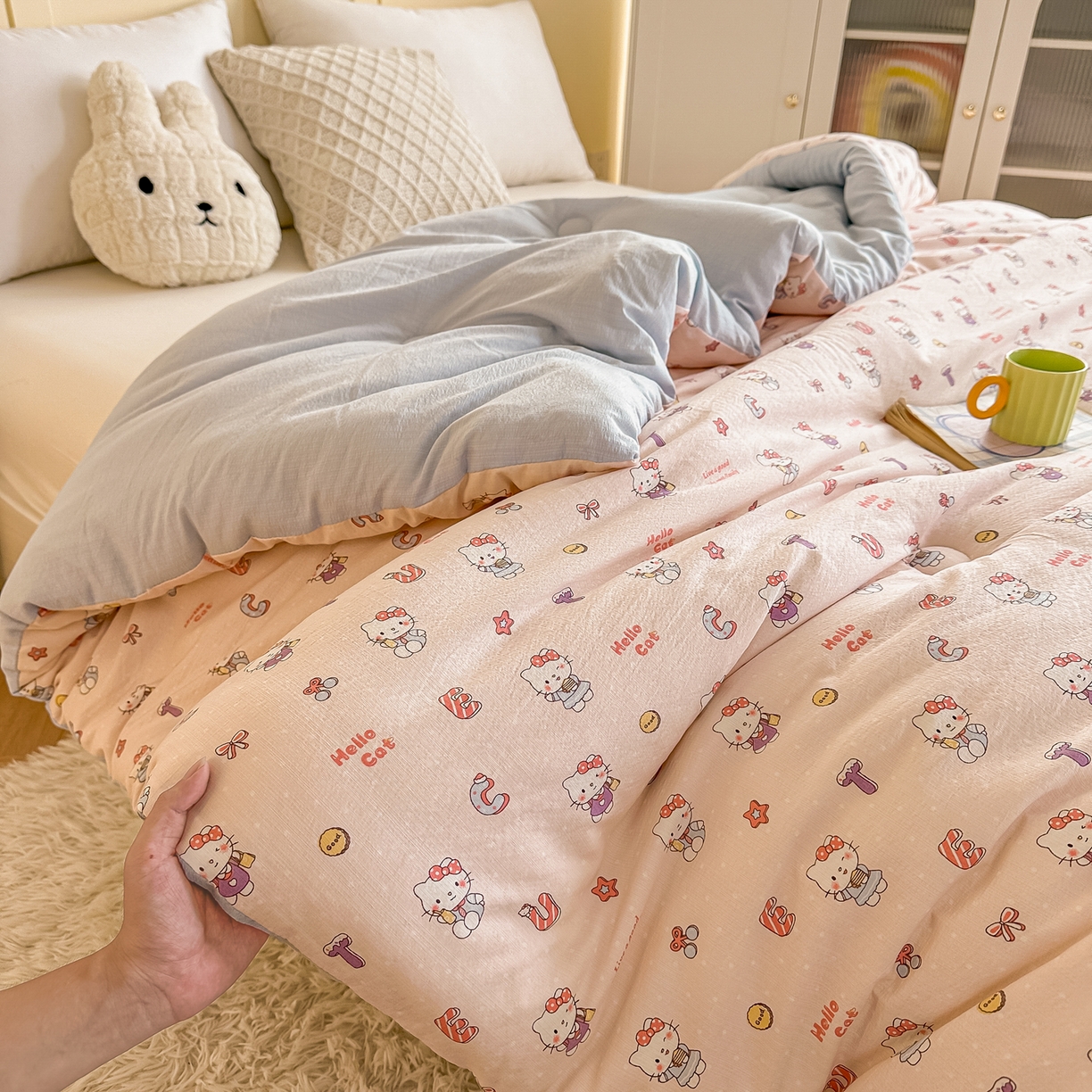 91家纺网 家纺一手货源 找家纺 佳鸿家纺 2025新款云感双层纱冬被软糯云朵棉春秋被被子加厚被芯 粉猫甜心派对