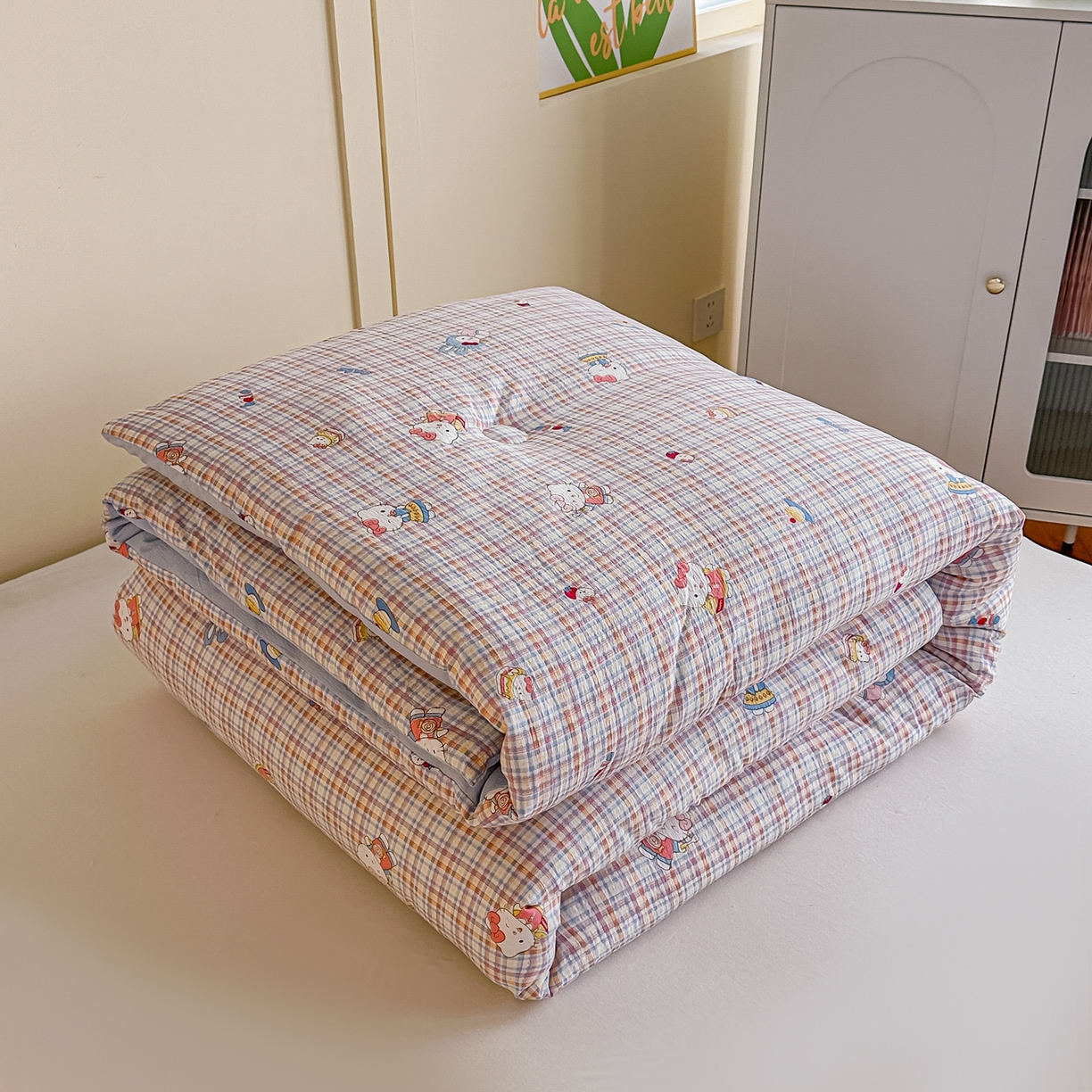 91家纺网 家纺一手货源 找家纺 佳鸿家纺 2025新款云感双层纱冬被软糯云朵棉春秋被被子加厚被芯 彩格kt