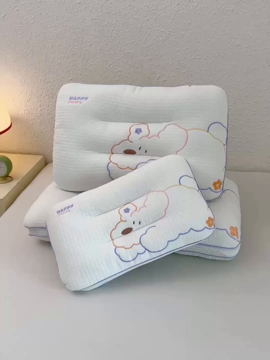 91家纺网 家纺一手货源 找家纺 （总）织布人 2025新款枕芯A类针织棉刺绣泡芙小狗儿童学生枕成人亲子枕头枕芯