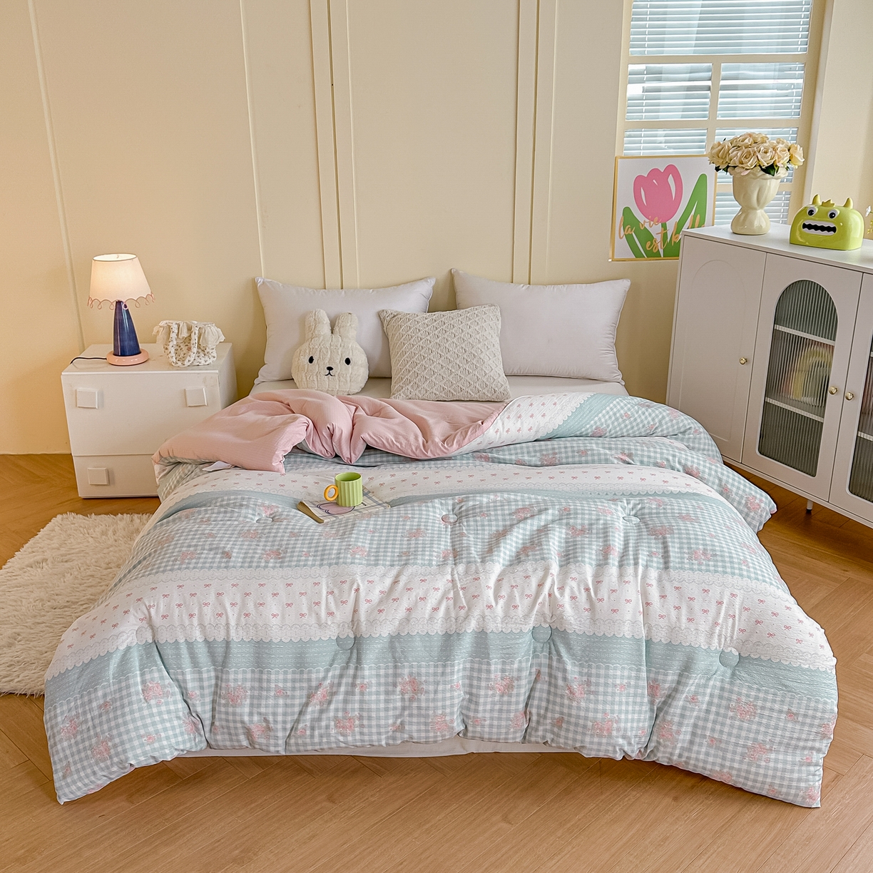 91家纺网 家纺一手货源 找家纺 佳鸿家纺 2025新款云感双层纱冬被软糯云朵棉春秋被被子加厚被芯 蓝格田园风