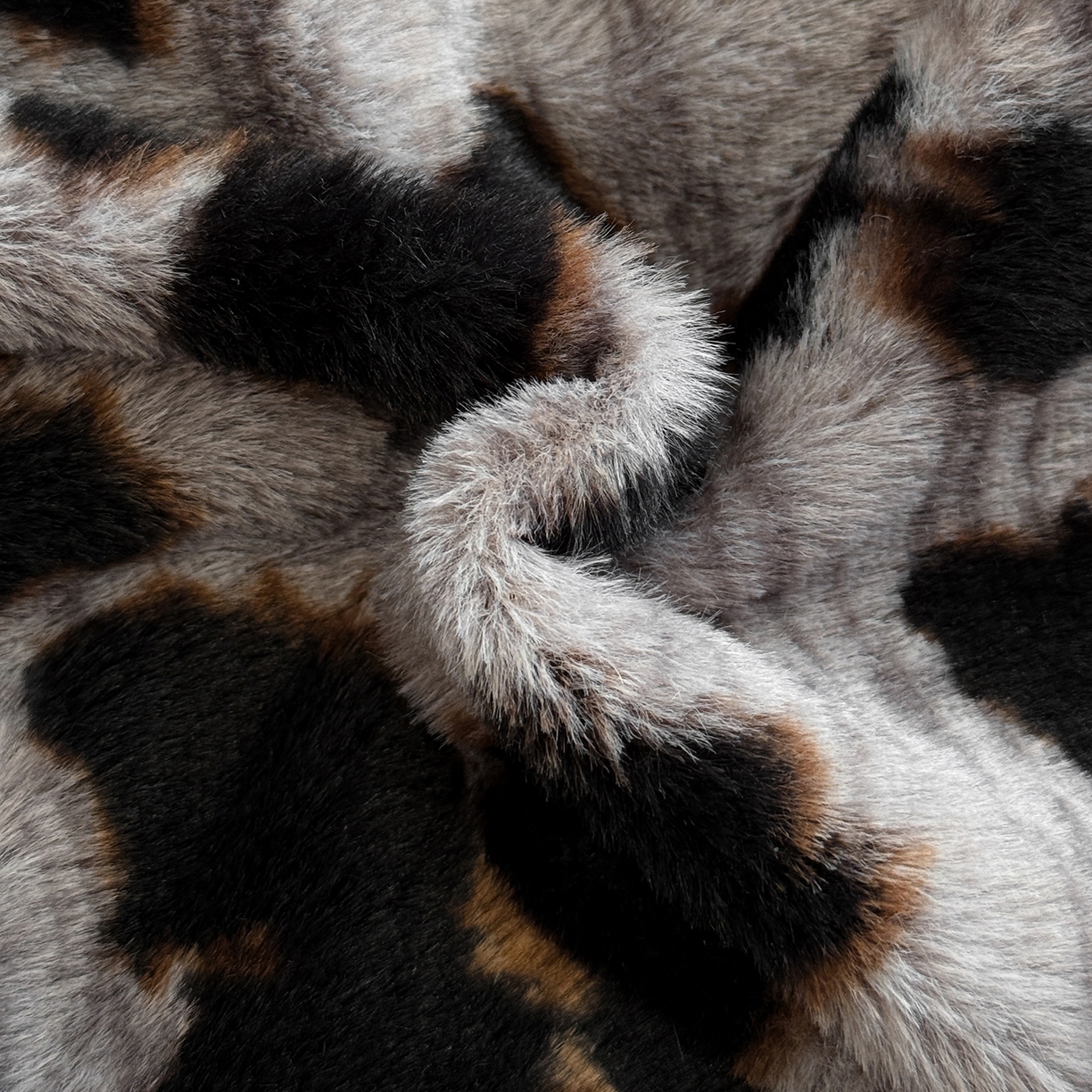 91家纺网 家纺一手货源 找家纺 畅畅家纺 2025新款高克重新款冬季加厚兔毛绒包边款床单床笠四件套 舞蝶-灰