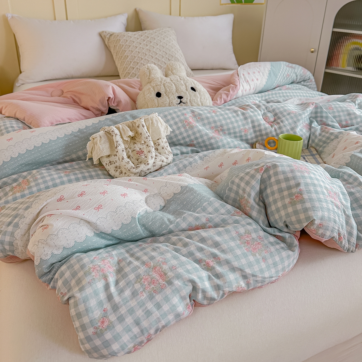 91家纺网 家纺一手货源 找家纺 佳鸿家纺 2025新款云感双层纱冬被软糯云朵棉春秋被被子加厚被芯 蓝格田园风