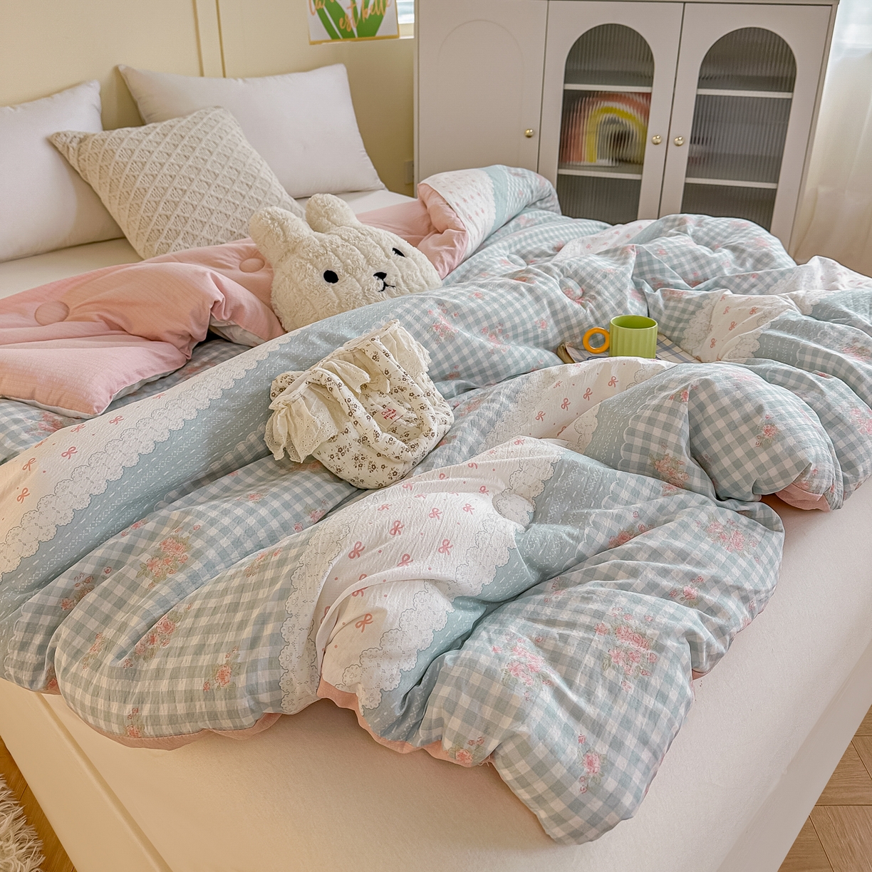 91家纺网 家纺一手货源 找家纺 佳鸿家纺 2025新款云感双层纱冬被软糯云朵棉春秋被被子加厚被芯 蓝格田园风