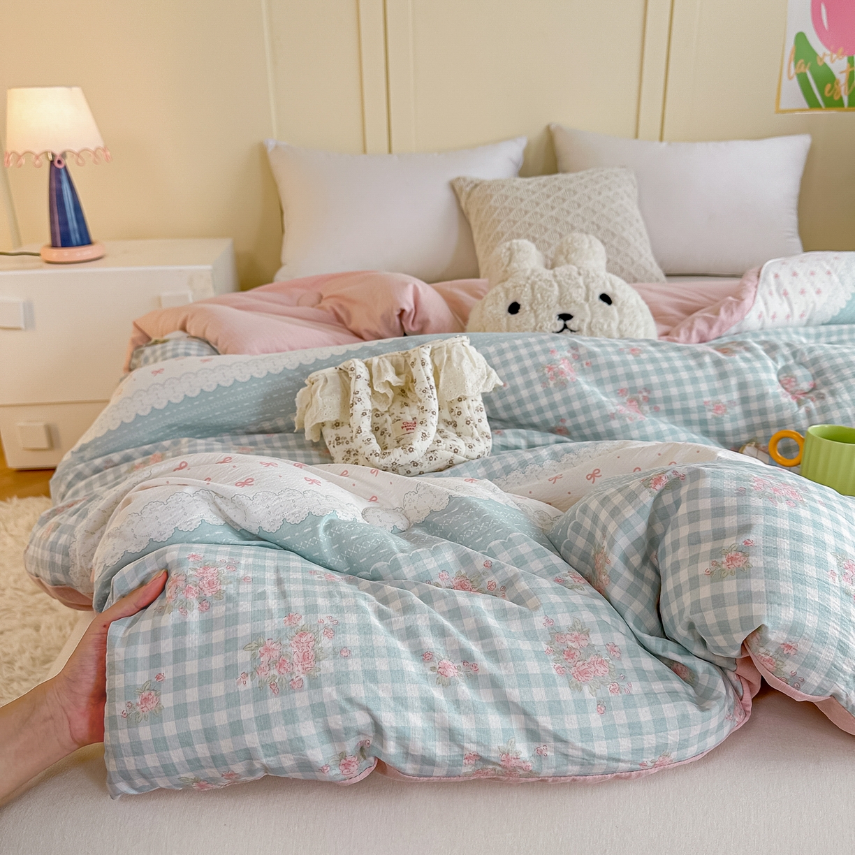 91家纺网 家纺一手货源 找家纺 佳鸿家纺 2025新款云感双层纱冬被软糯云朵棉春秋被被子加厚被芯 蓝格田园风
