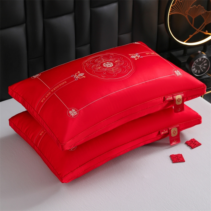 91家纺网 家纺一手货源 找家纺 （总）织布人 2025新款枕芯轻奢A类贡缎天丝刺绣婚庆枕头大红结婚专用枕芯