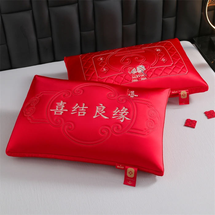 91家纺网 家纺一手货源 找家纺 织布人 2025新款枕芯轻奢A类贡缎天丝刺绣婚庆枕头大红结婚专用枕芯 组合图