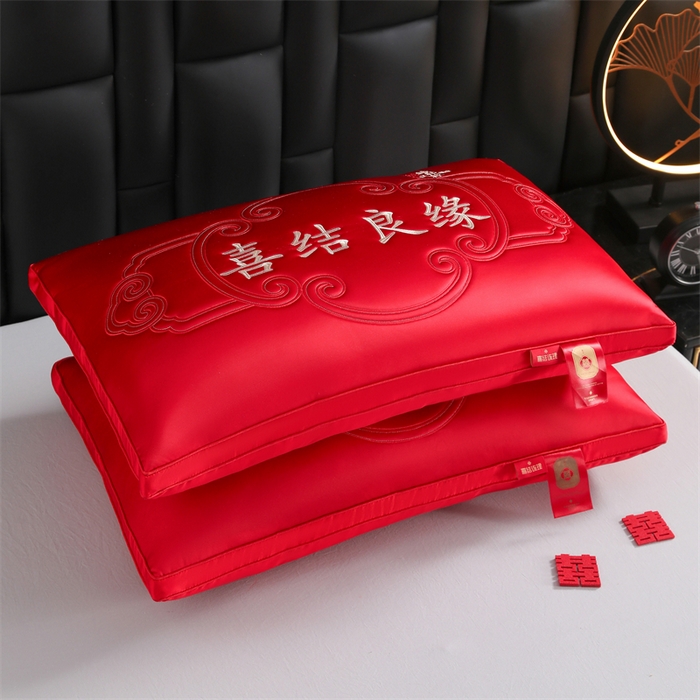 91家纺网 家纺一手货源 找家纺 （总）织布人 2025新款枕芯轻奢A类贡缎天丝刺绣婚庆枕头大红结婚专用枕芯