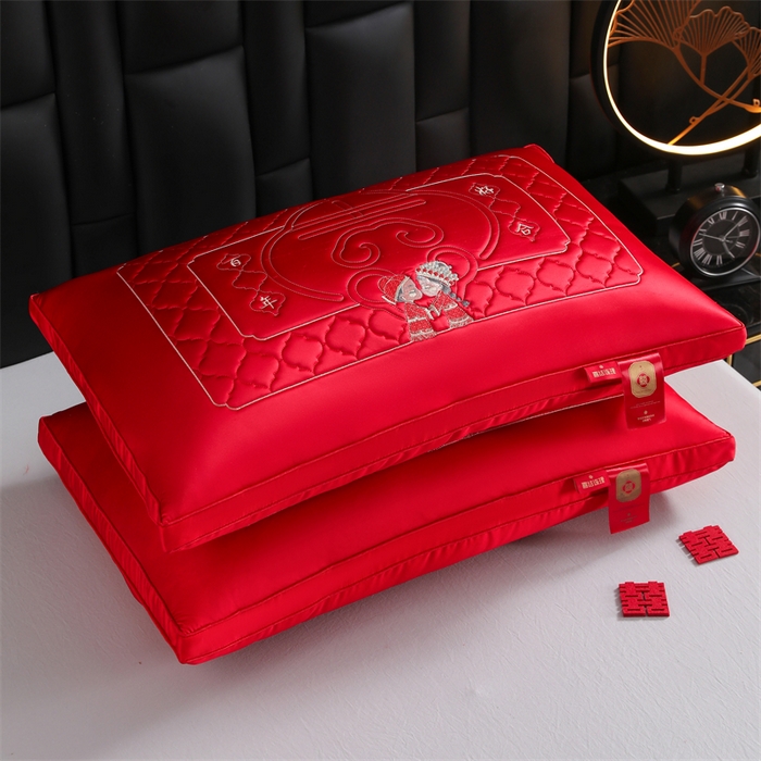 91家纺网 家纺一手货源 找家纺 （总）织布人 2025新款枕芯轻奢A类贡缎天丝刺绣婚庆枕头大红结婚专用枕芯