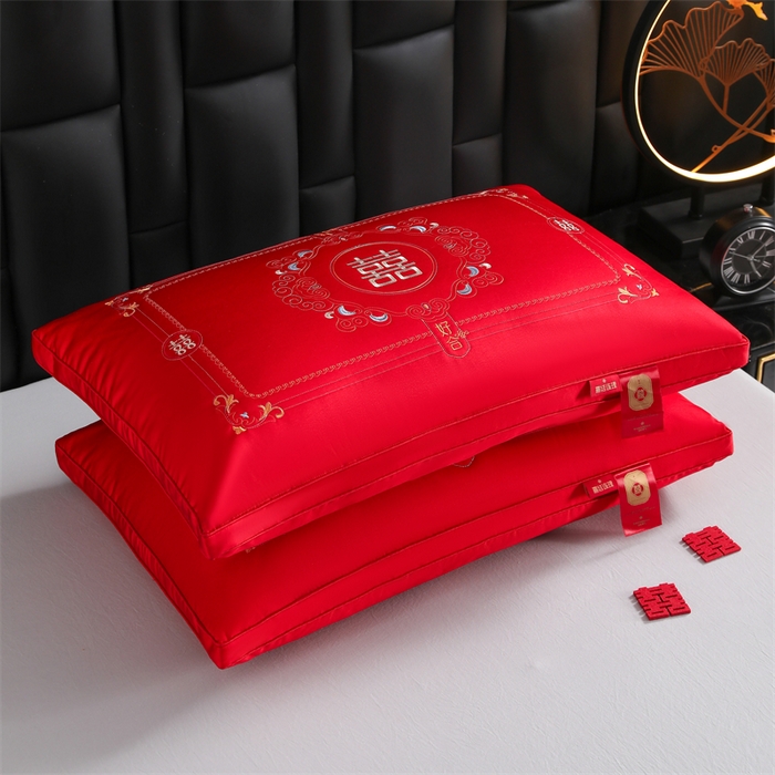 91家纺网 家纺一手货源 找家纺 （总）织布人 2025新款枕芯轻奢A类贡缎天丝刺绣婚庆枕头大红结婚专用枕芯