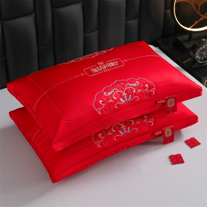 91家纺网 家纺一手货源 找家纺 （总）织布人 2025新款枕芯轻奢A类贡缎天丝刺绣婚庆枕头大红结婚专用枕芯