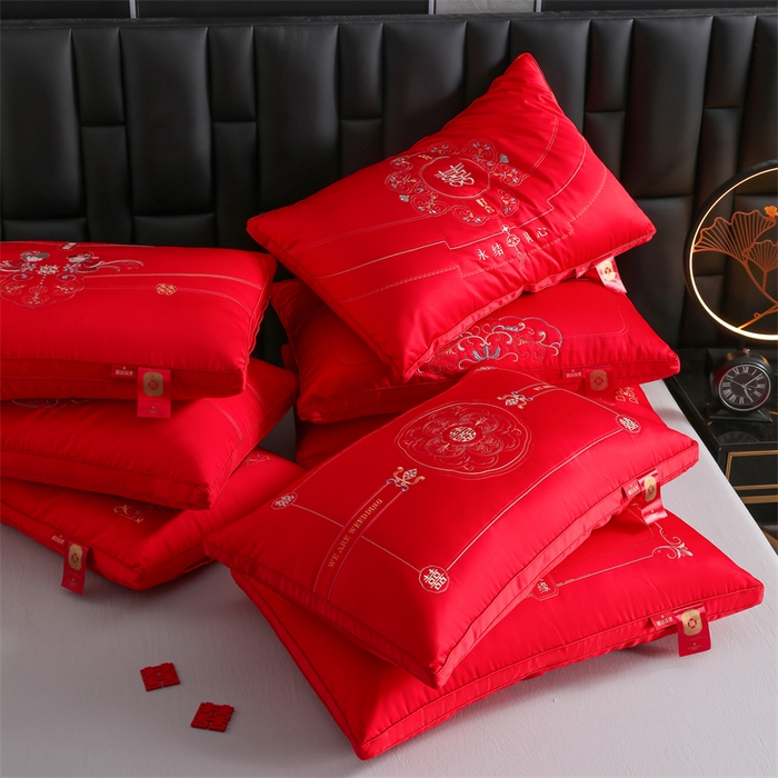 91家纺网 家纺一手货源 找家纺 （总）织布人 2025新款枕芯轻奢A类贡缎天丝刺绣婚庆枕头大红结婚专用枕芯