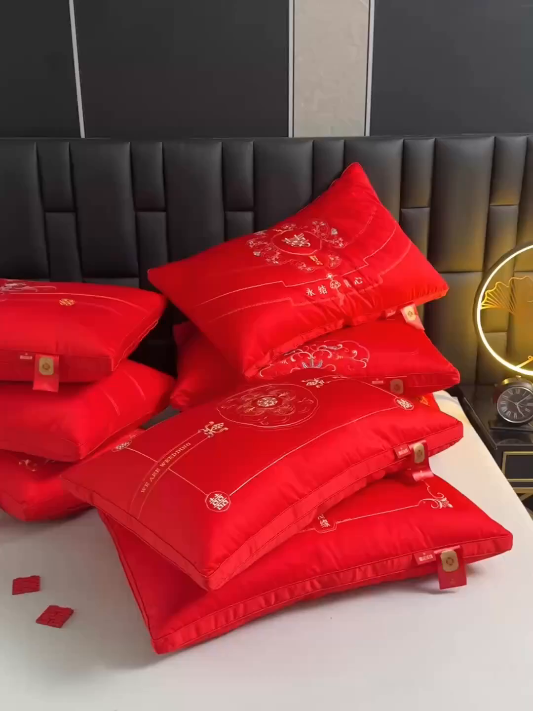 91家纺网 家纺一手货源 找家纺 （总）织布人 2025新款枕芯轻奢A类贡缎天丝刺绣婚庆枕头大红结婚专用枕芯