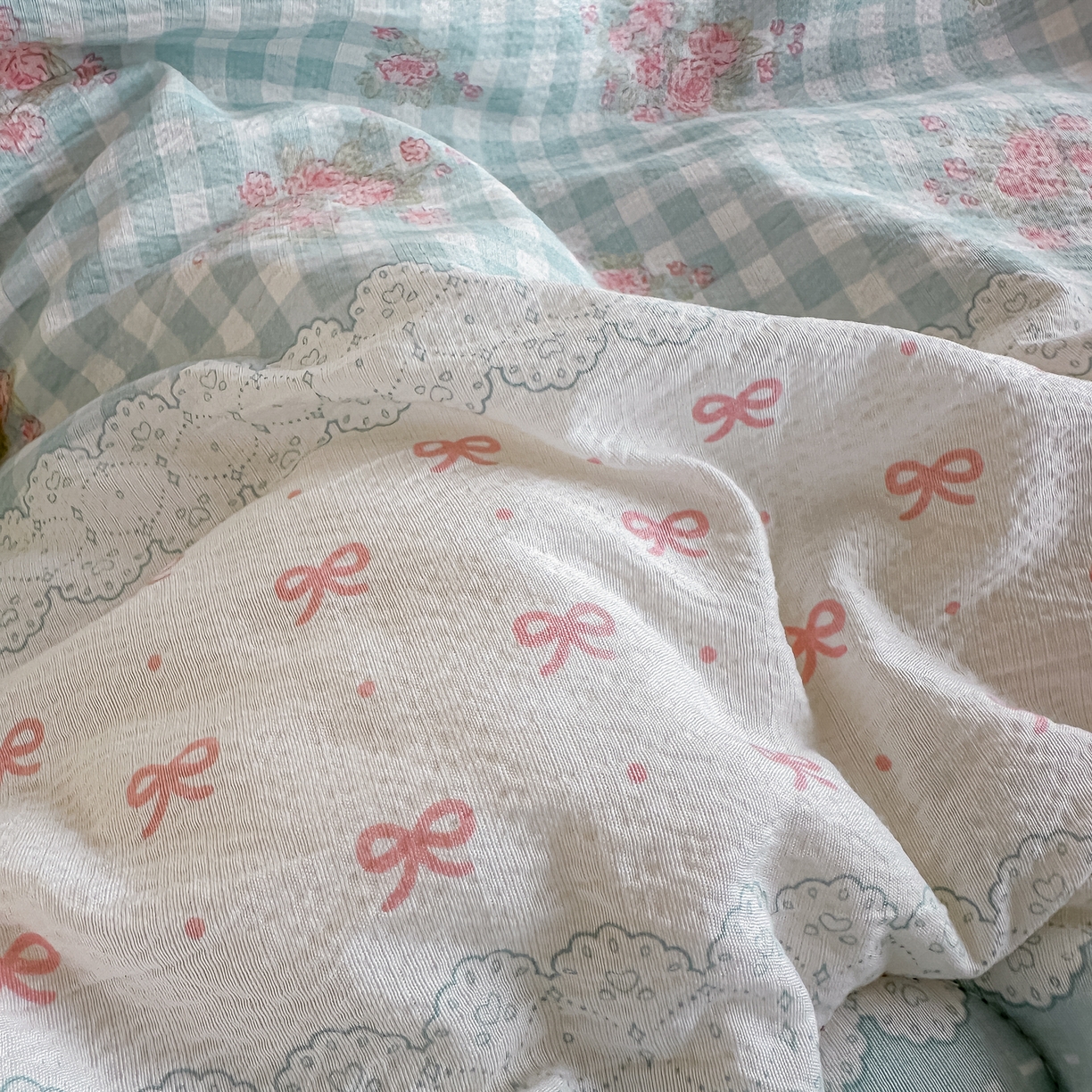 91家纺网 家纺一手货源 找家纺 佳鸿家纺 2025新款云感双层纱冬被软糯云朵棉春秋被被子加厚被芯 蓝格田园风