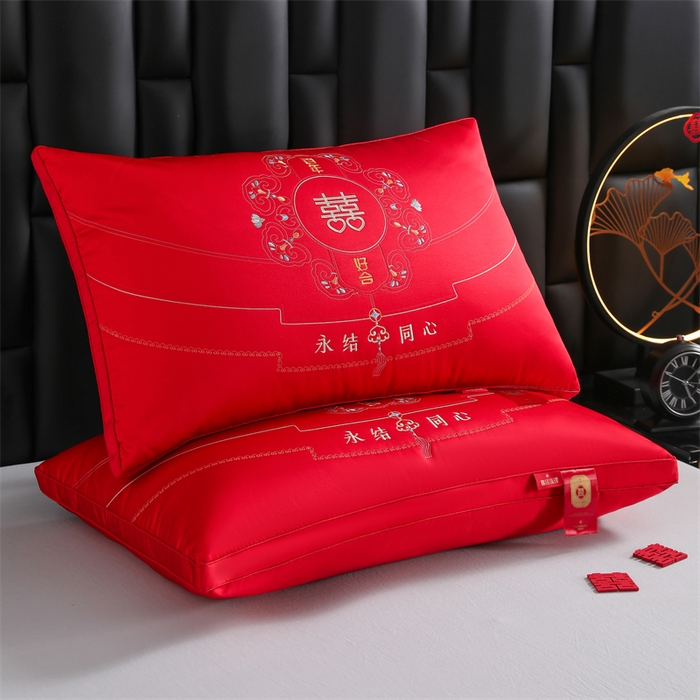 91家纺网 家纺一手货源 找家纺 织布人 2025新款枕芯轻奢A类贡缎天丝刺绣婚庆枕头大红结婚专用枕芯 A类贡缎天丝枕-一恋倾城