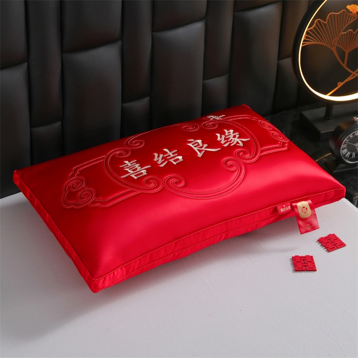 91家纺网 家纺一手货源 找家纺 织布人 2025新款枕芯轻奢A类贡缎天丝刺绣婚庆枕头大红结婚专用枕芯 A类贡缎天丝枕-喜结良缘