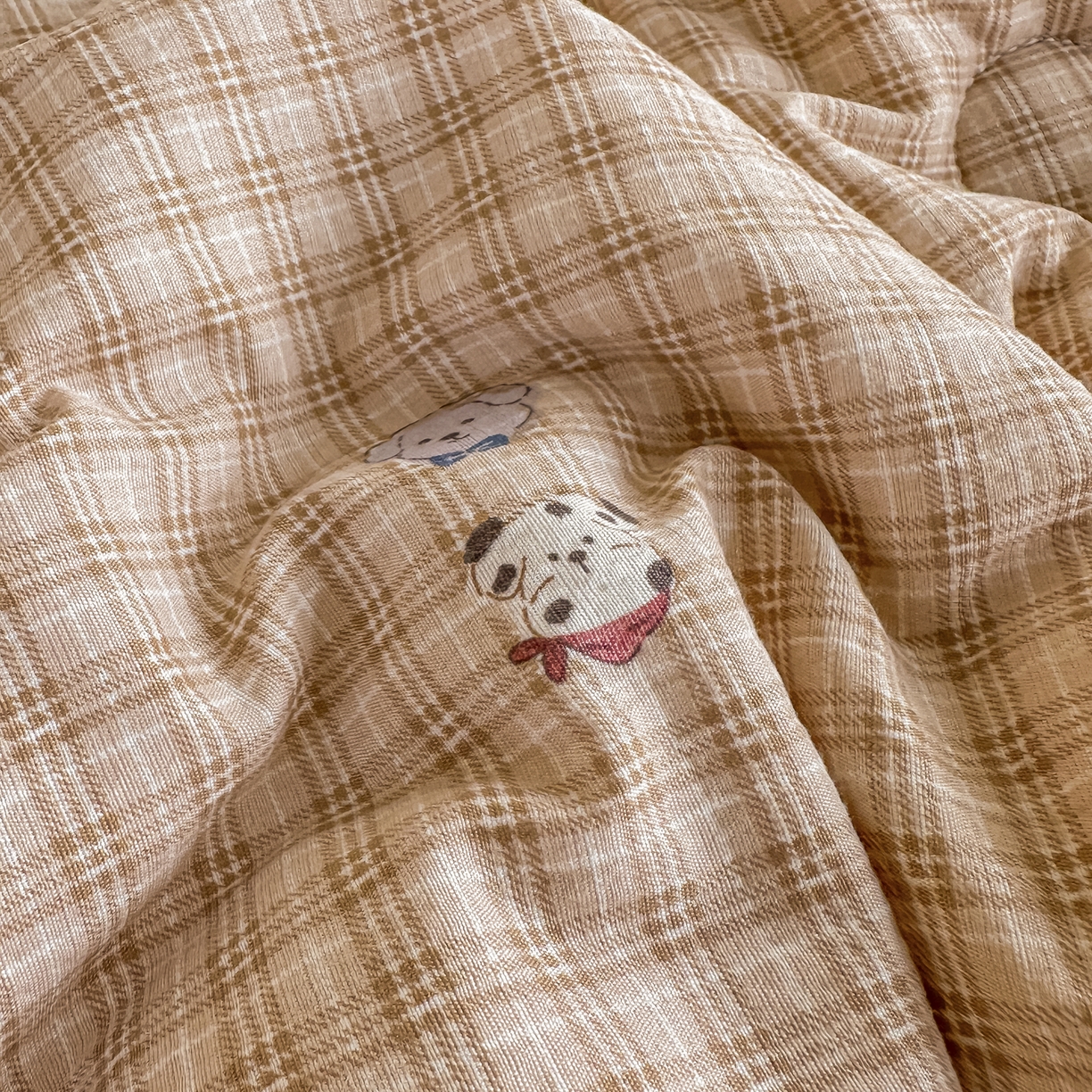 91家纺网 家纺一手货源 找家纺 佳鸿家纺 2025新款云感双层纱冬被软糯云朵棉春秋被被子加厚被芯 萌宠咖