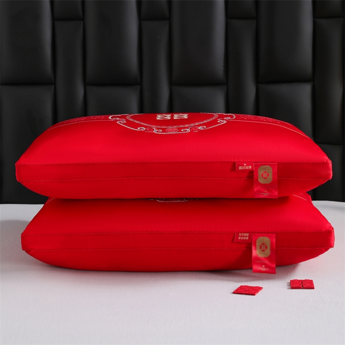 91家纺网 家纺一手货源 找家纺 织布人 2025新款枕芯轻奢A类贡缎天丝刺绣婚庆枕头大红结婚专用枕芯 A类贡缎天丝枕-禧礼相伴