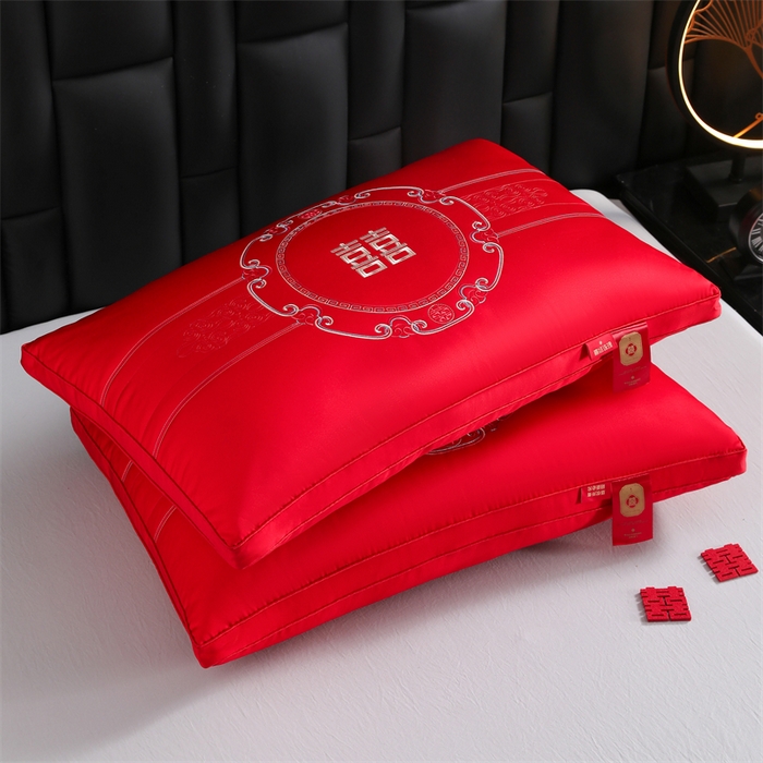 91家纺网 家纺一手货源 找家纺 织布人 2025新款枕芯轻奢A类贡缎天丝刺绣婚庆枕头大红结婚专用枕芯 A类贡缎天丝枕-禧礼相伴