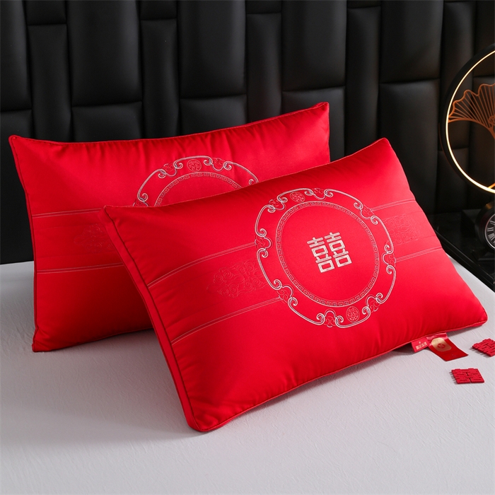 91家纺网 家纺一手货源 找家纺 织布人 2025新款枕芯轻奢A类贡缎天丝刺绣婚庆枕头大红结婚专用枕芯 A类贡缎天丝枕-禧礼相伴