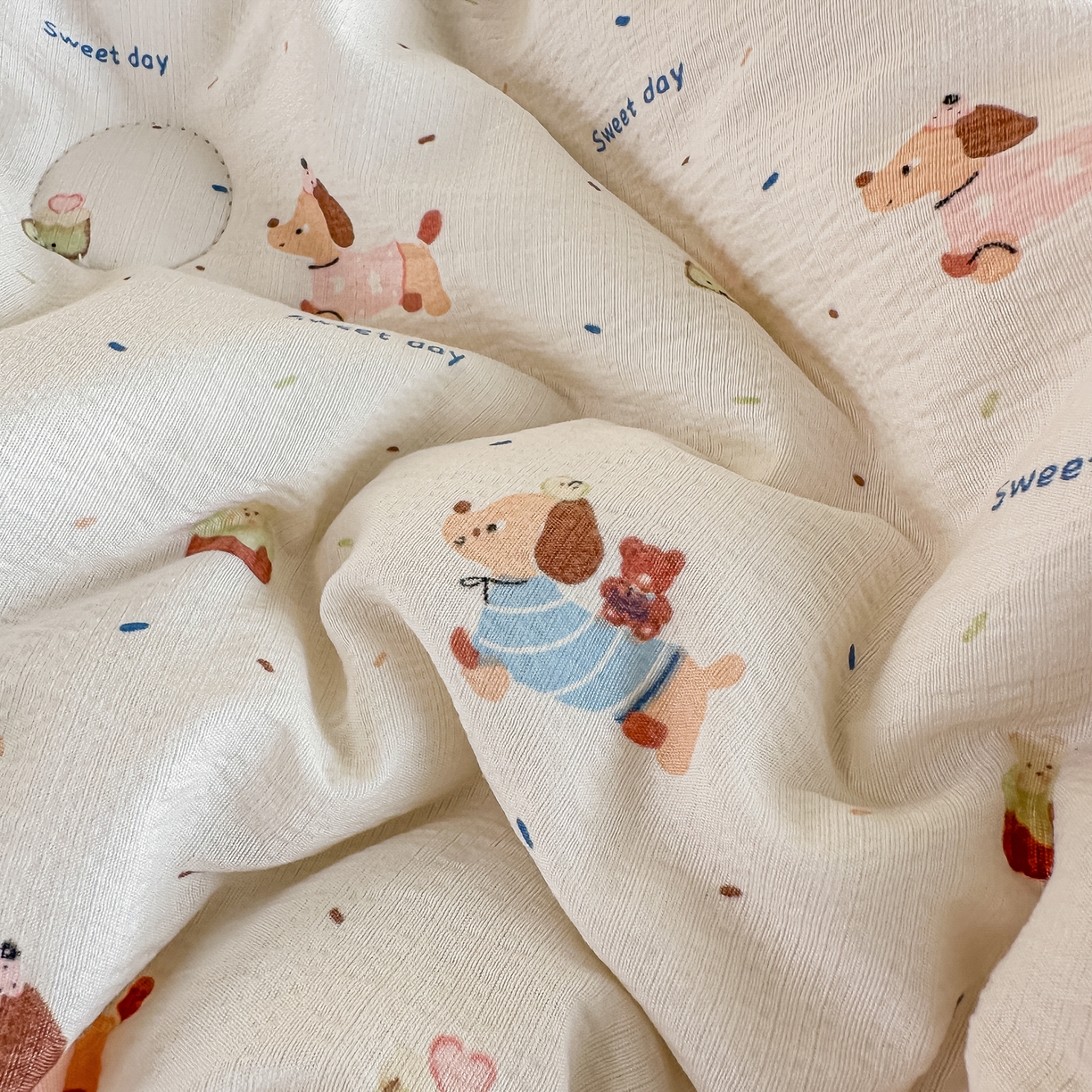 91家纺网 家纺一手货源 找家纺 佳鸿家纺 2025新款云感双层纱冬被软糯云朵棉春秋被被子加厚被芯 萌趣小狗