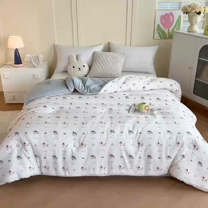91家纺网 家纺一手货源 找家纺 佳鸿家纺 2025新款云感双层纱冬被软糯云朵棉春秋被被子加厚被芯 萌趣小狗
