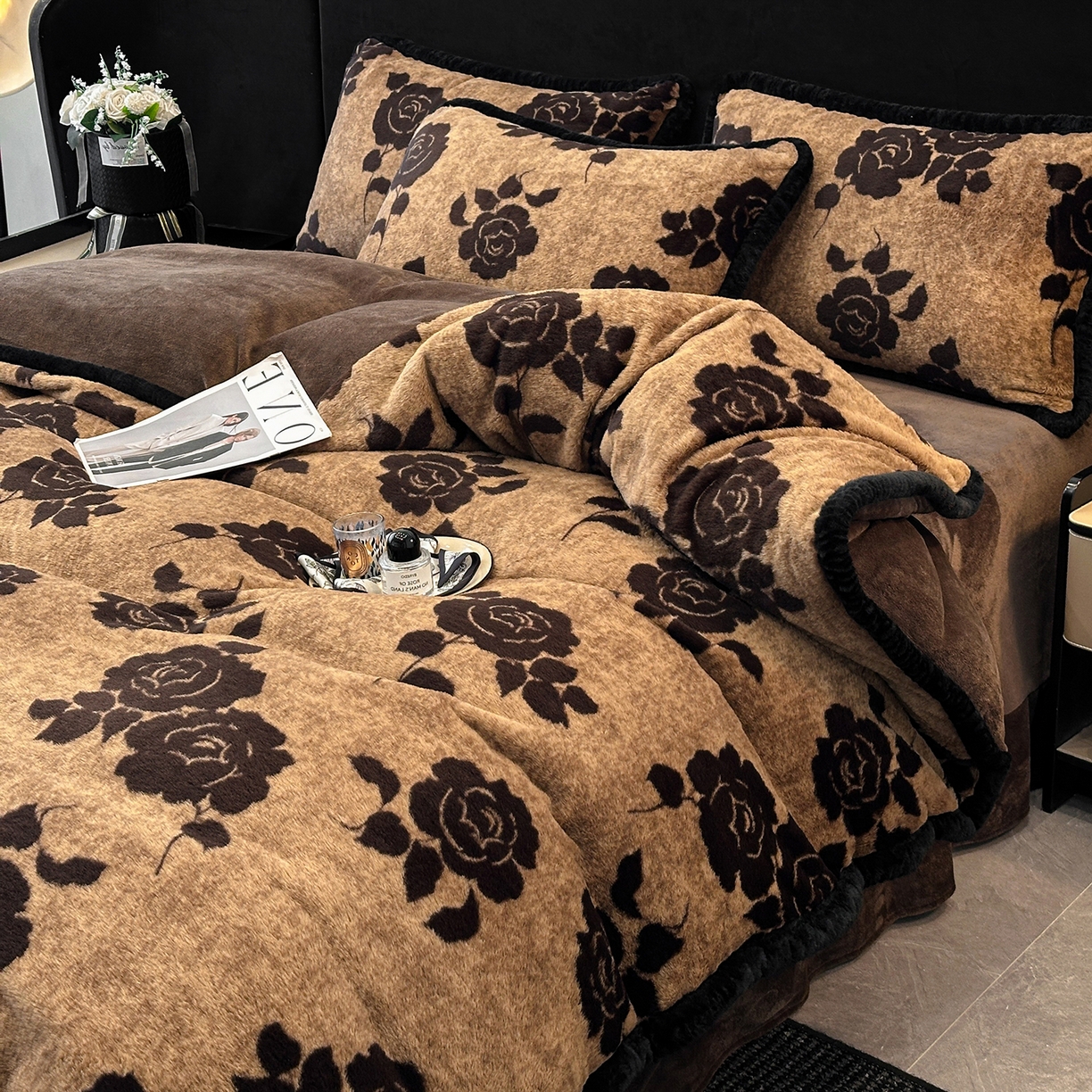 91家纺网 家纺一手货源 找家纺 畅畅家纺 2025新款高克重新款冬季加厚兔毛绒包边款床单床笠四件套 月影-卡