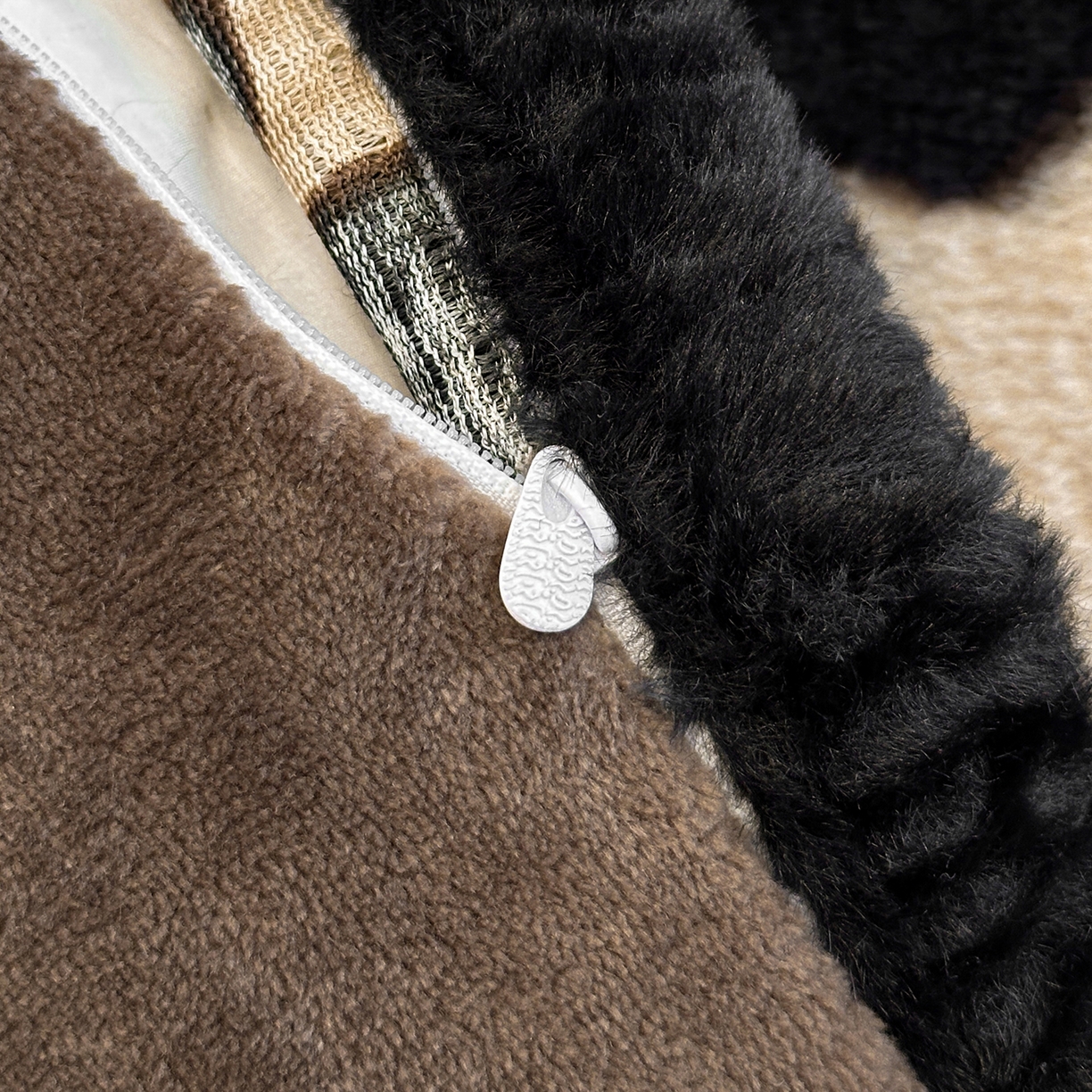 91家纺网 家纺一手货源 找家纺 畅畅家纺 2025新款高克重新款冬季加厚兔毛绒包边款床单床笠四件套 舞蝶-卡