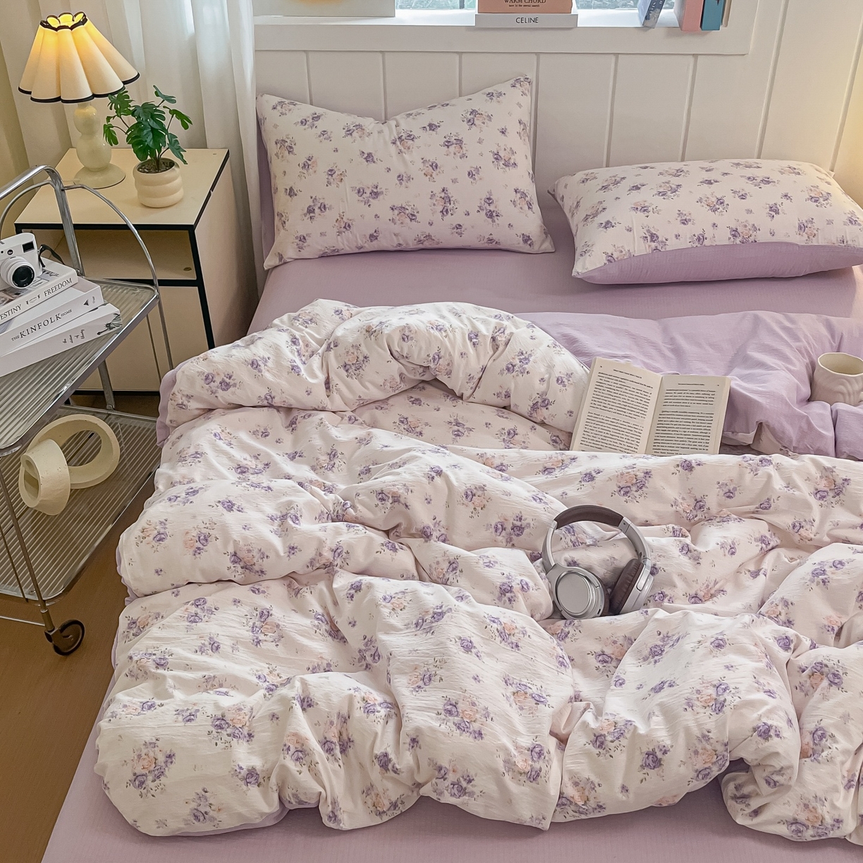 91家纺网 家纺一手货源 找家纺 佳鸿家纺 2025新款卡通云感双层纱四件套碎花学生宿舍三件套床单款 紫花梦境