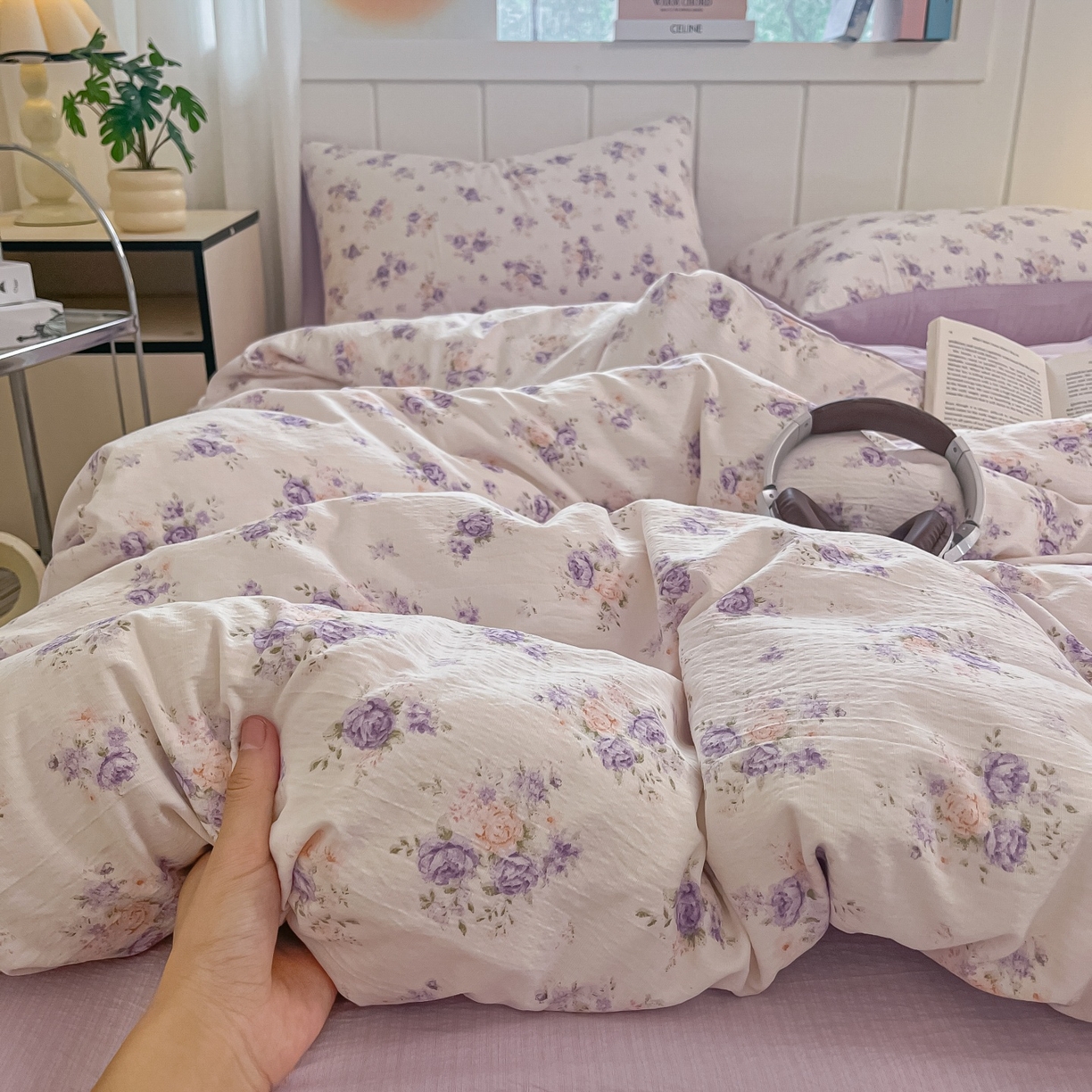 91家纺网 家纺一手货源 找家纺 佳鸿家纺 2025新款卡通云感双层纱四件套碎花学生宿舍三件套床单款 紫花梦境