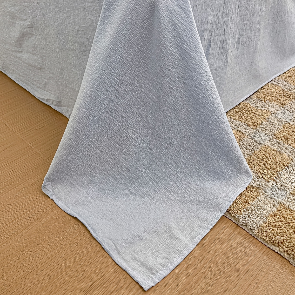 91家纺网 家纺一手货源 找家纺 佳鸿家纺 2025新款卡通云感双层纱四件套碎花学生宿舍三件套床单款 彩格kt