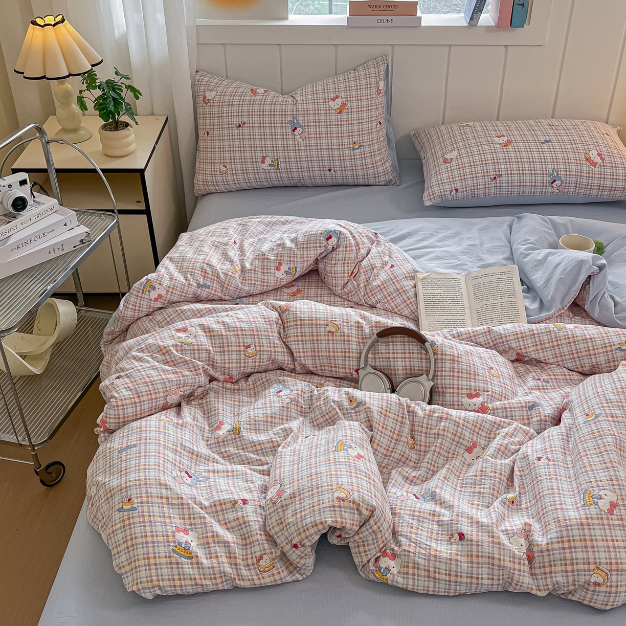 91家纺网 家纺一手货源 找家纺 佳鸿家纺 2025新款卡通云感双层纱四件套碎花学生宿舍三件套床单款 彩格kt