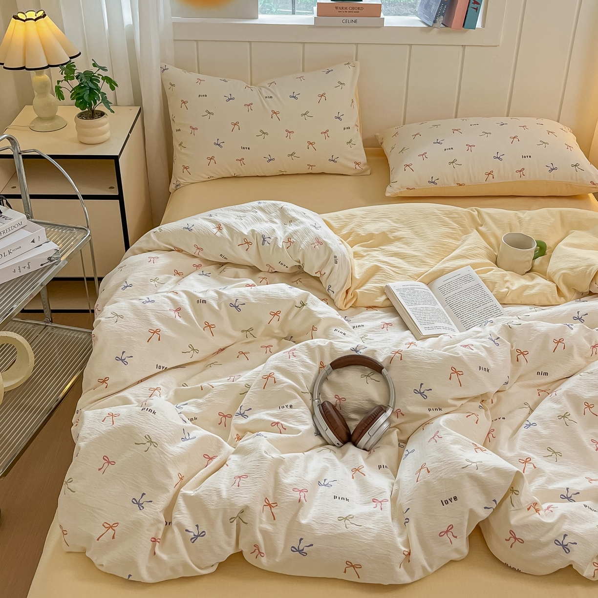 91家纺网 家纺一手货源 找家纺 佳鸿家纺 2025新款卡通云感双层纱四件套碎花学生宿舍三件套床单款 彩色蝴蝶结