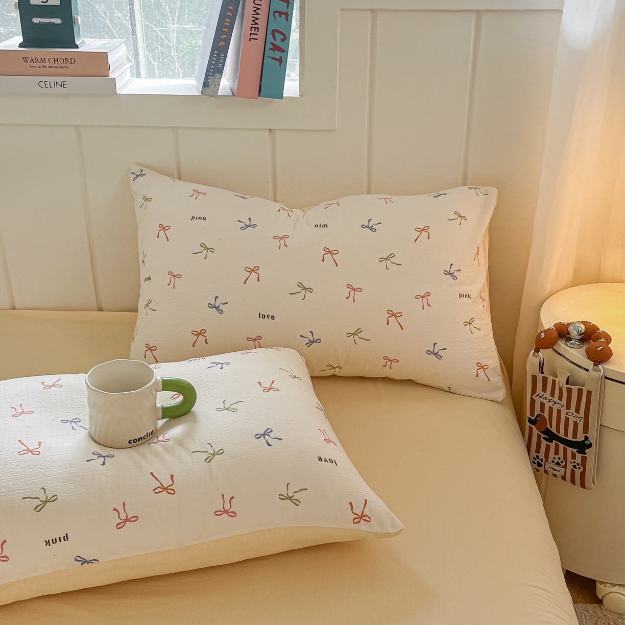 91家纺网 家纺一手货源 找家纺 佳鸿家纺 2025新款卡通云感双层纱四件套碎花学生宿舍三件套床单款 彩色蝴蝶结