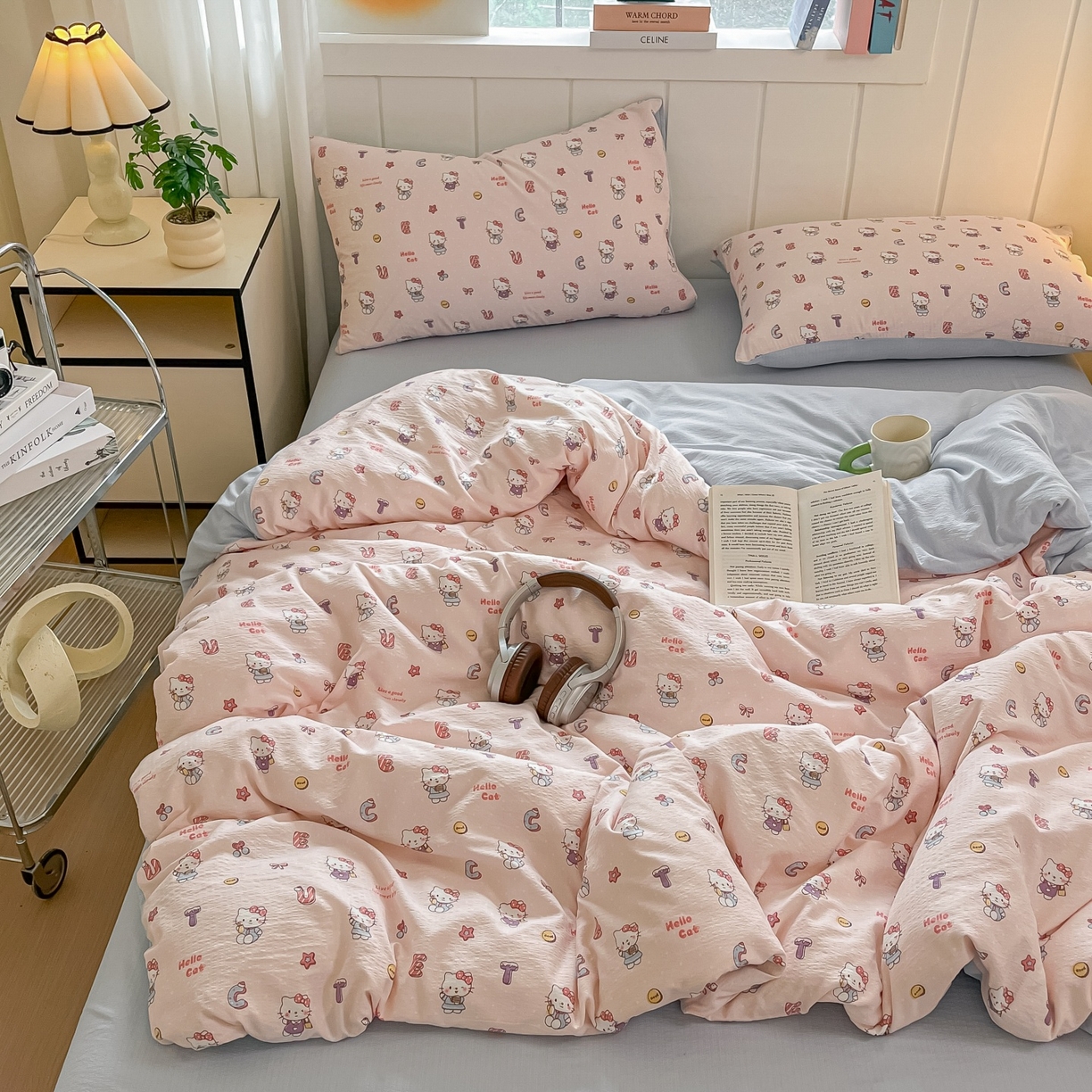 91家纺网 家纺一手货源 找家纺 佳鸿家纺 2025新款卡通云感双层纱四件套碎花学生宿舍三件套床单款 粉猫甜心派对