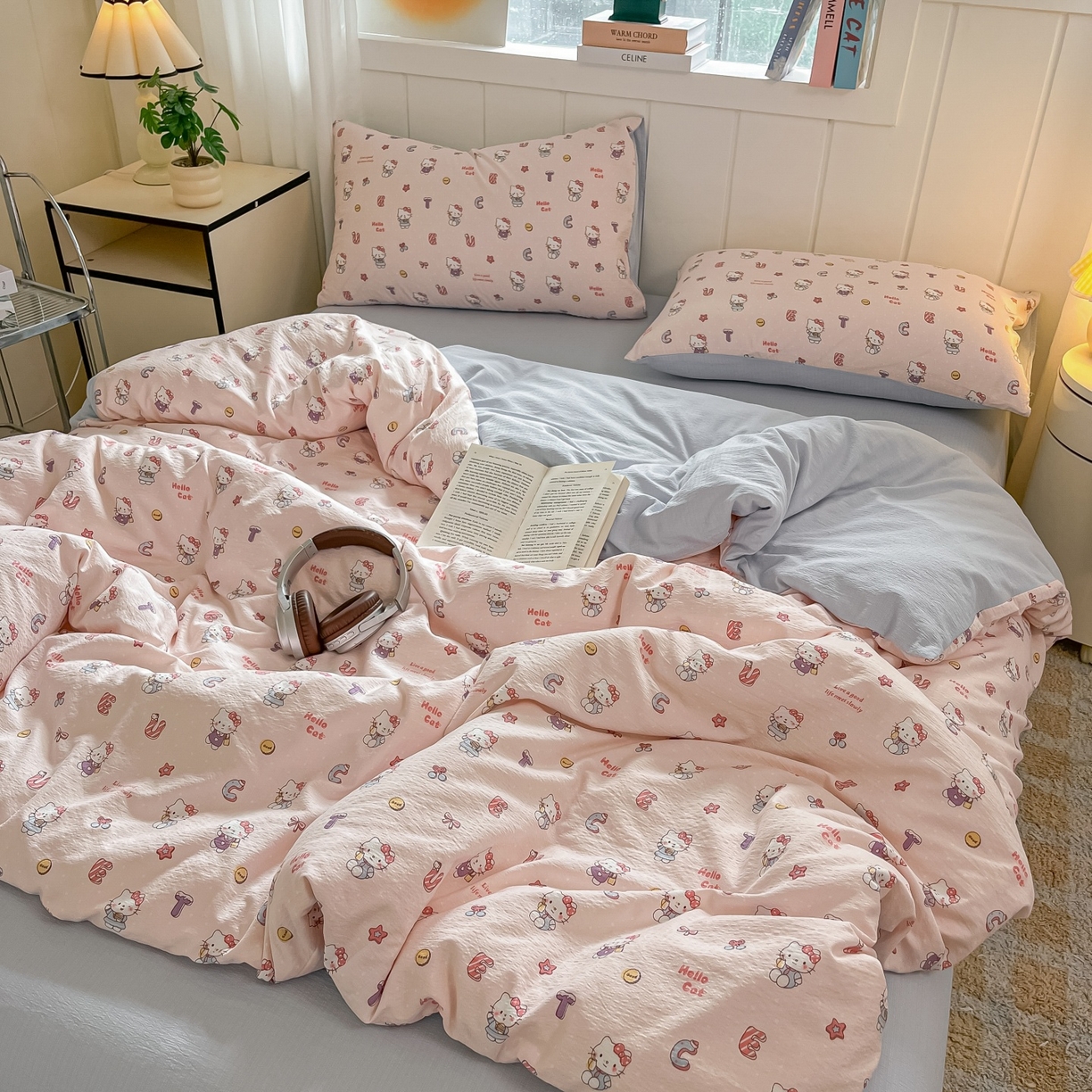 91家纺网 家纺一手货源 找家纺 佳鸿家纺 2025新款卡通云感双层纱四件套碎花学生宿舍三件套床单款 粉猫甜心派对