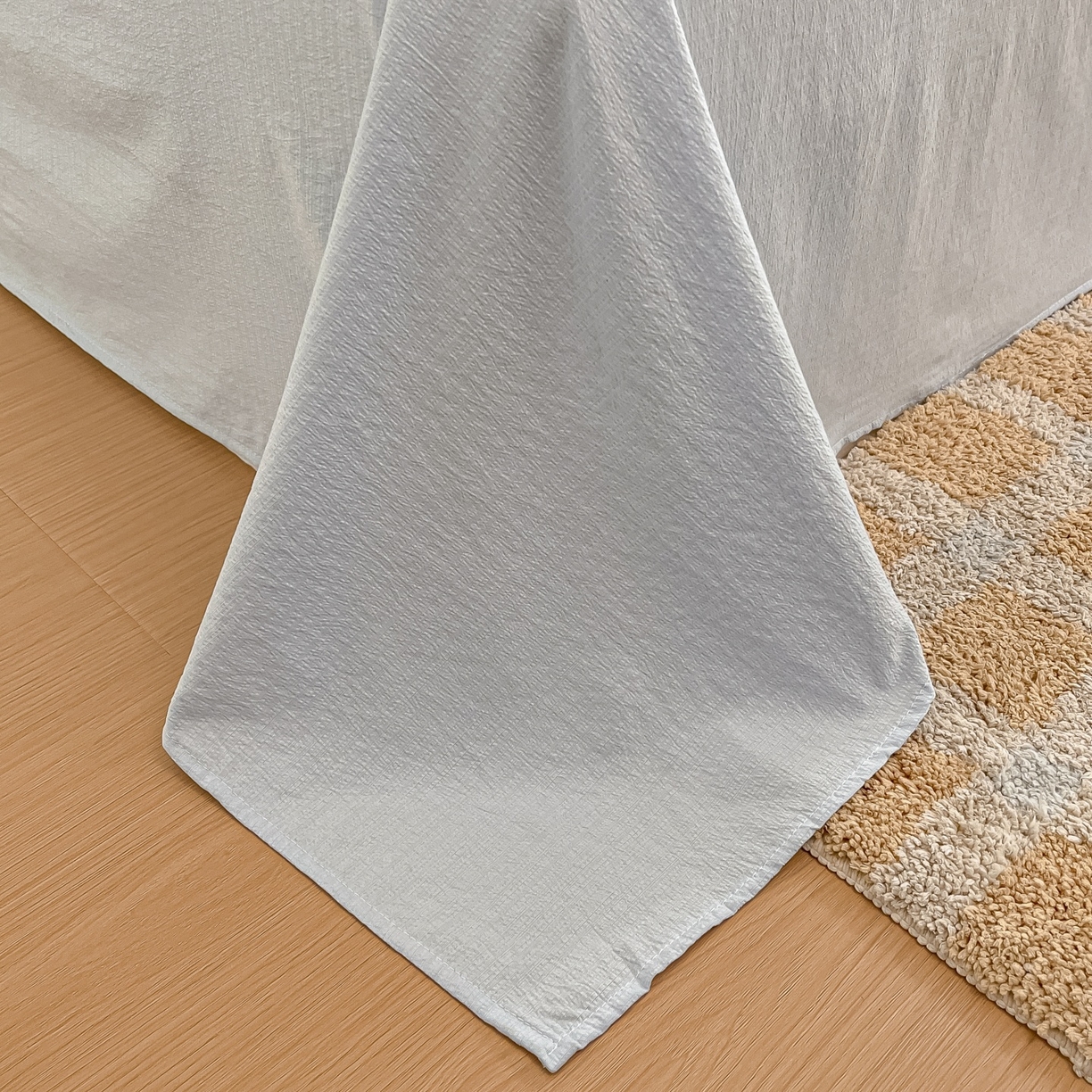 91家纺网 家纺一手货源 找家纺 佳鸿家纺 2025新款卡通云感双层纱四件套碎花学生宿舍三件套床单款 粉猫甜心派对