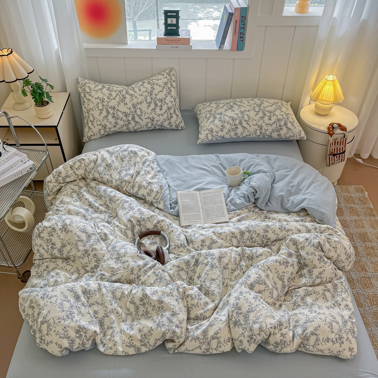 91家纺网 家纺一手货源 找家纺 佳鸿家纺 2025新款卡通云感双层纱四件套碎花学生宿舍三件套床单款 灰调碎花